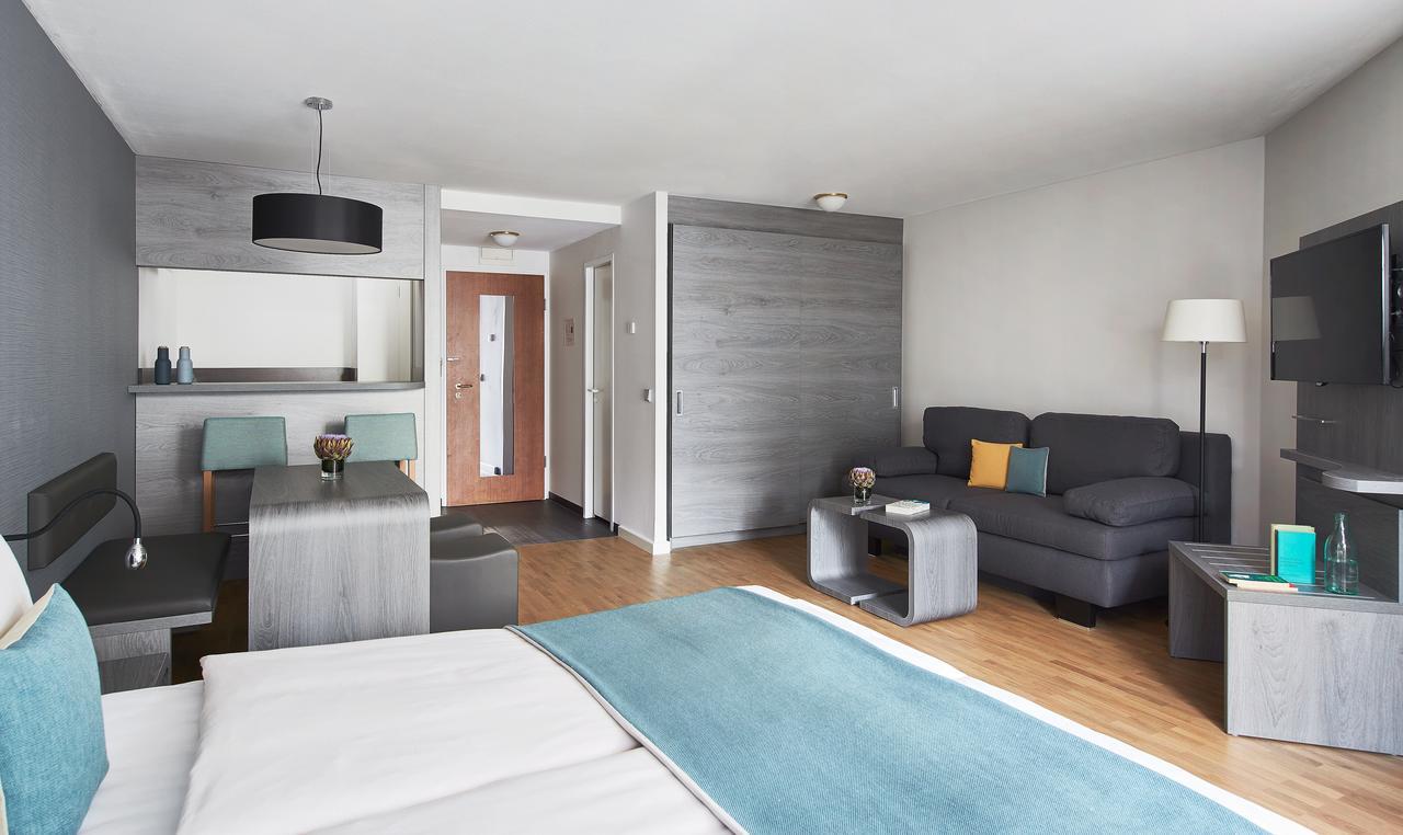 Aparthotel Living 3*