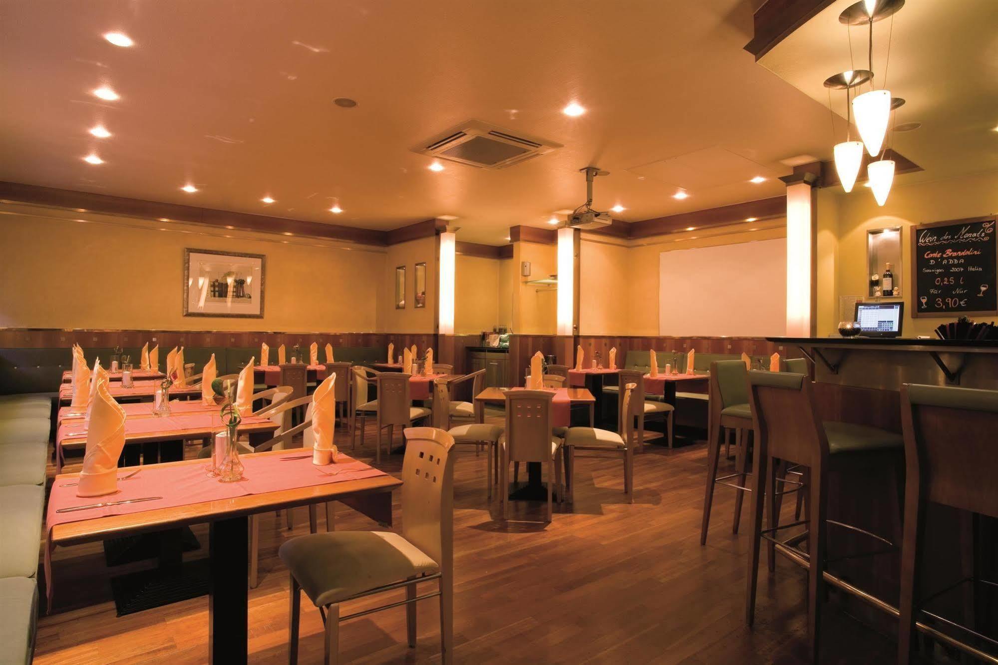 Aparthotel Living 3*