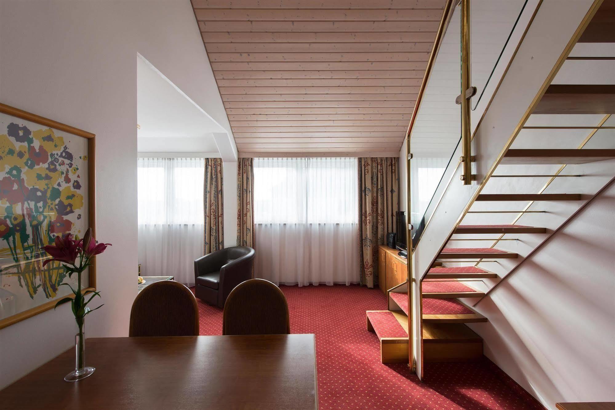 Living Aparthotel 3*